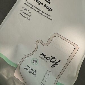 Motif Medical Breastmilk Storage Bags - White with Mint Accent
